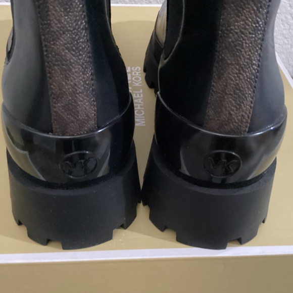 MICHAEL MICHAEL KORS Women's Rowan Pull-On Ankle Chelsea Booties, 7.5 - Picture 4 of 13